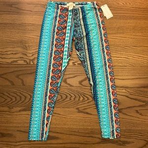 NWT No Comment Aztec Capri Leggings
